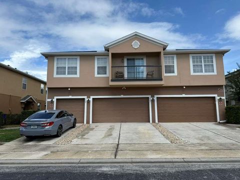Photo of 3927 Pemberly Pines Circle, Saint Cloud, FL 34769 (MLS # S5136017)