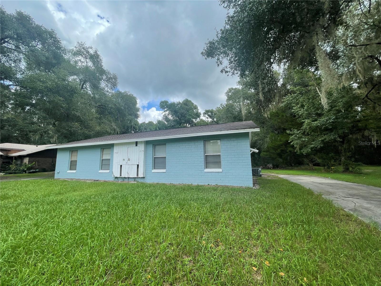 Ready to move in, great location.