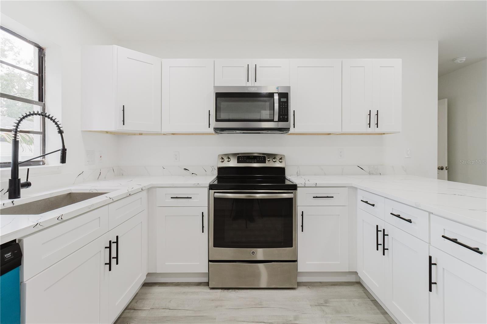 SUNSET PARK - Residential