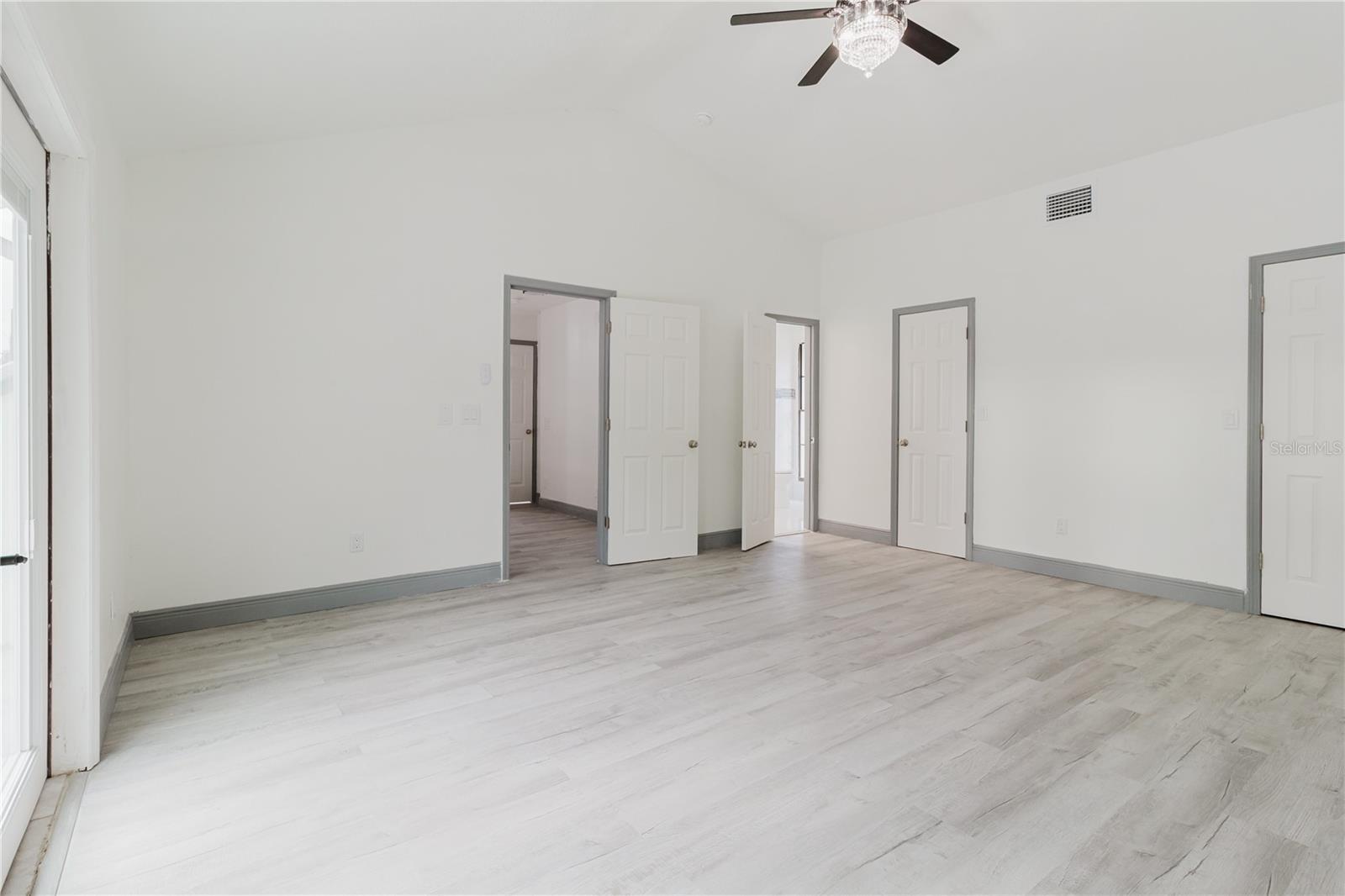 SUNSET PARK - Residential