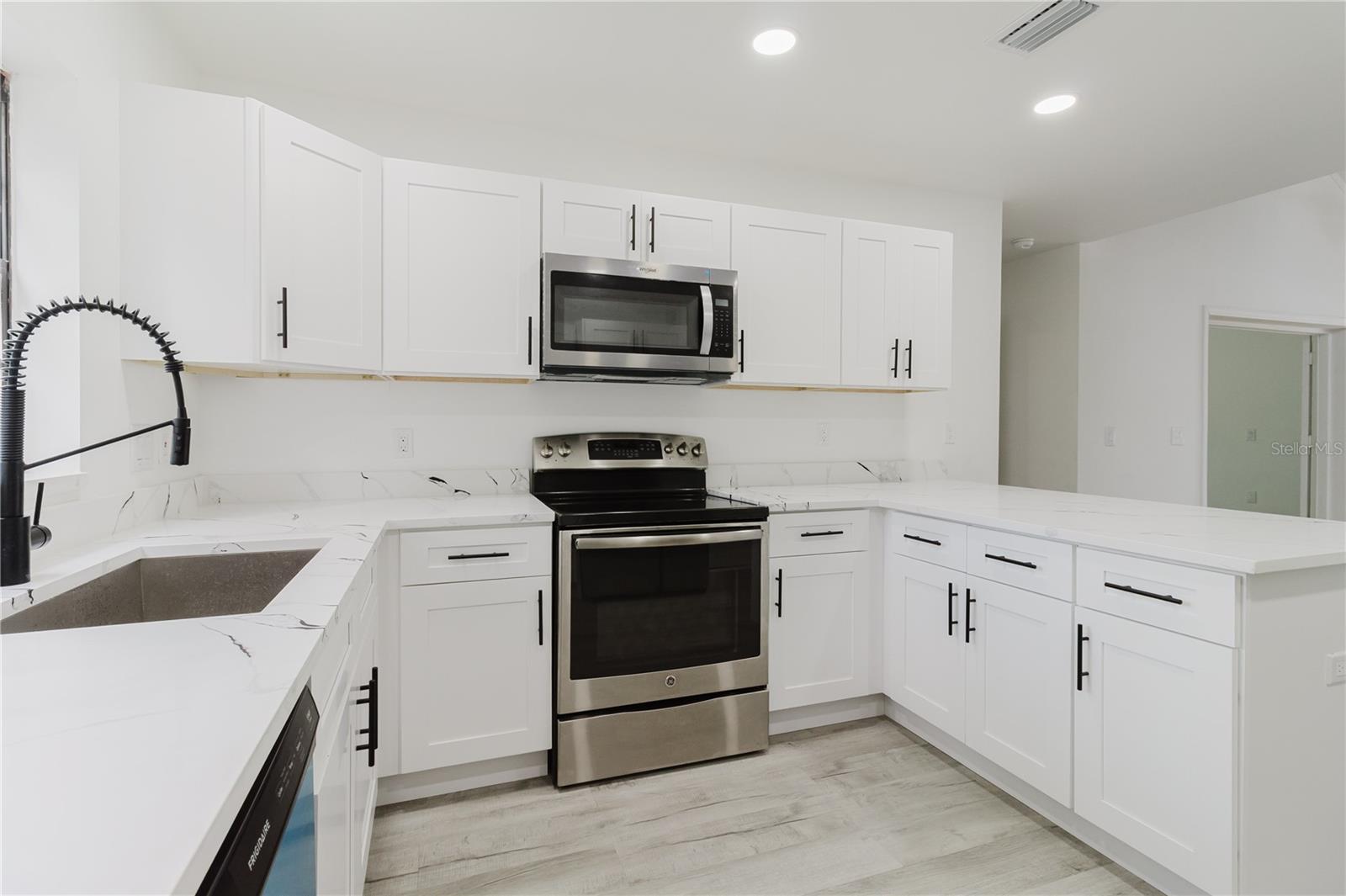 SUNSET PARK - Residential