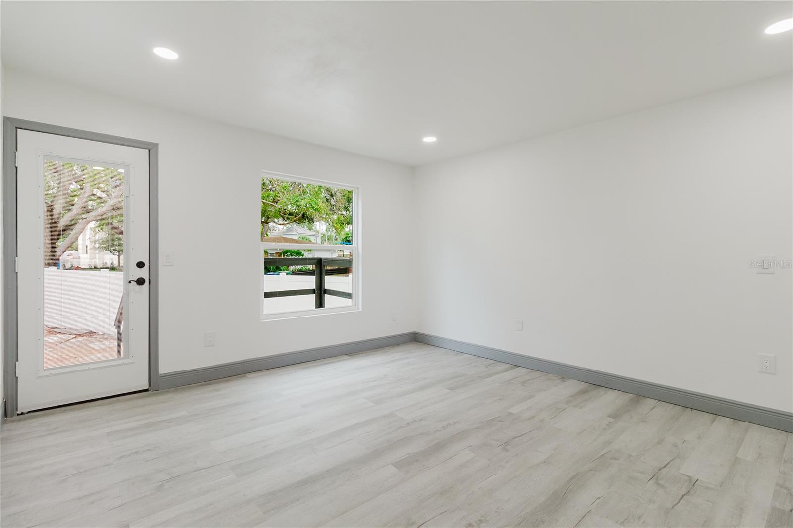 SUNSET PARK - Residential