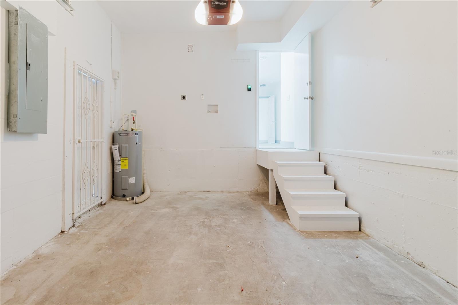 SUNSET PARK - Residential