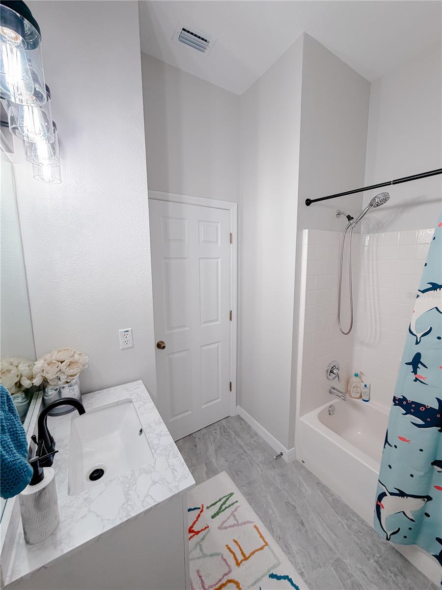 BAY BREEZE COVE - Residential