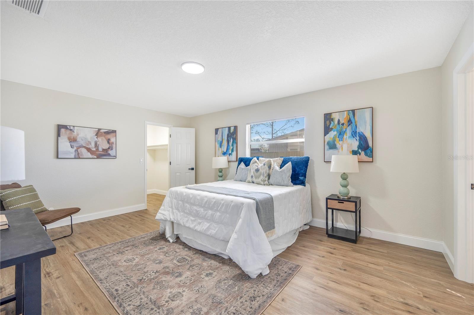 LAKE DAISY MANOR - Residential