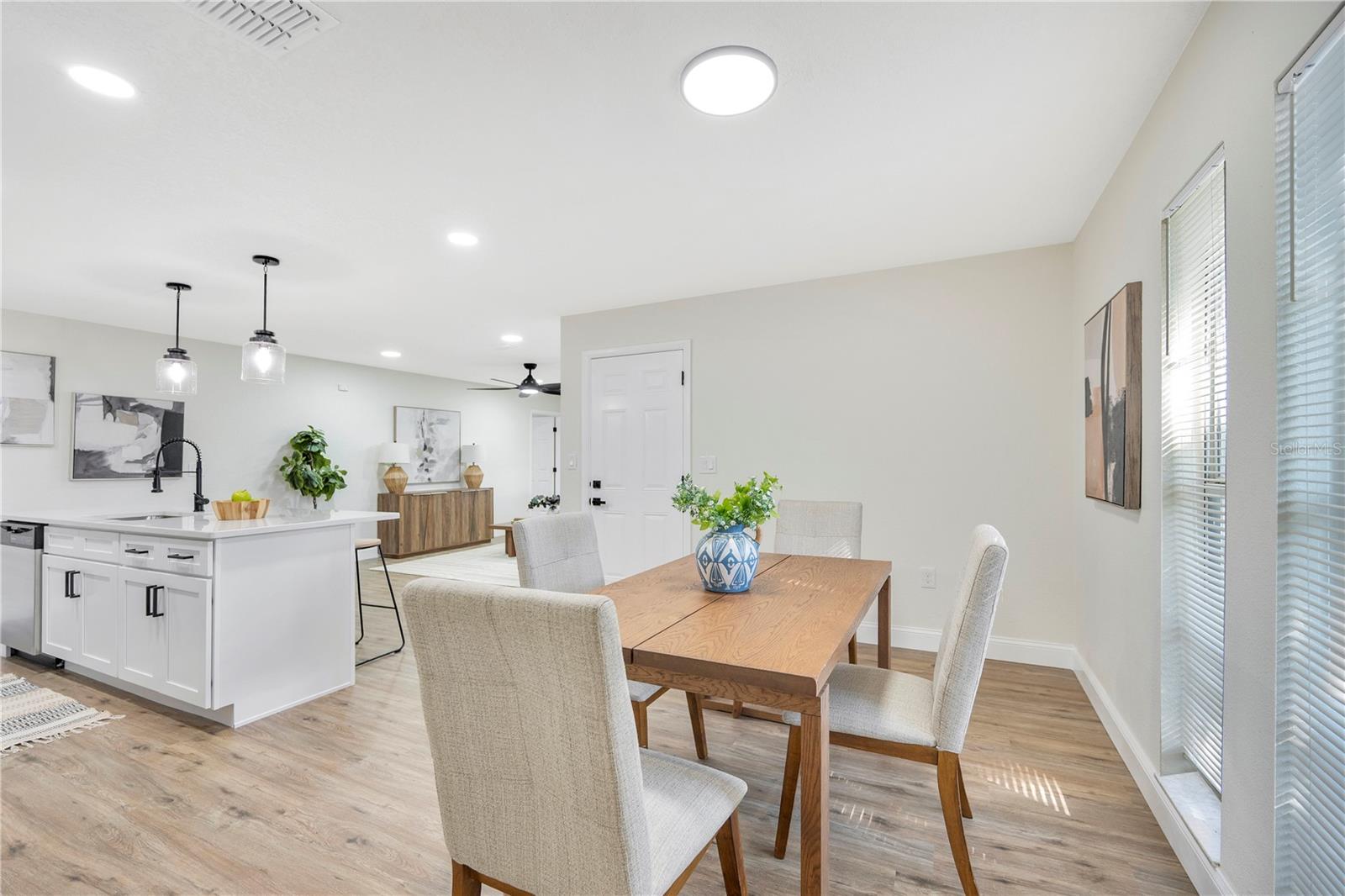 LAKE DAISY MANOR - Residential