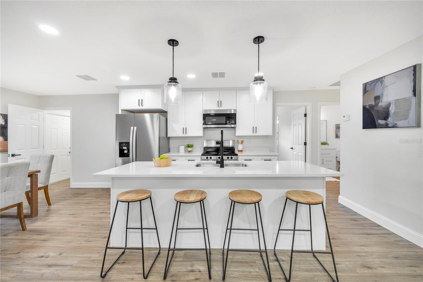 LAKE DAISY MANOR - Residential