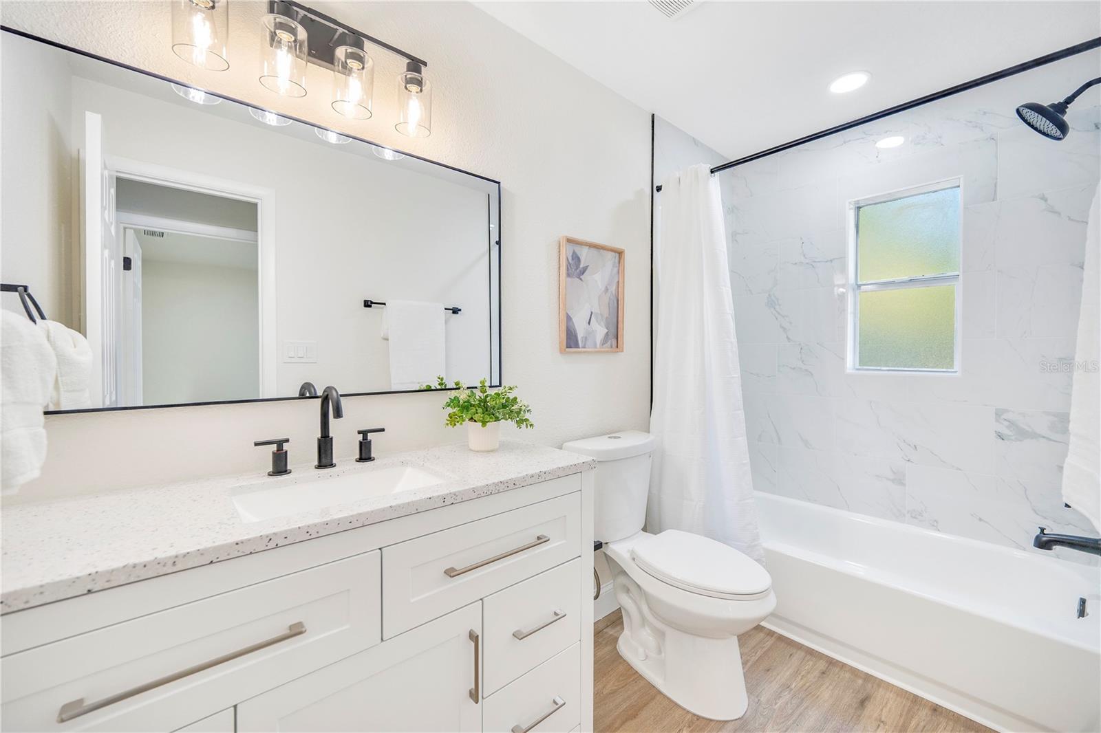 LAKE DAISY MANOR - Residential