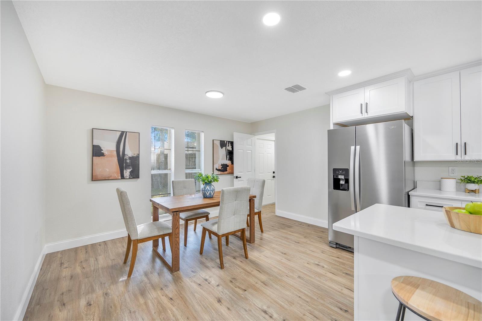 LAKE DAISY MANOR - Residential