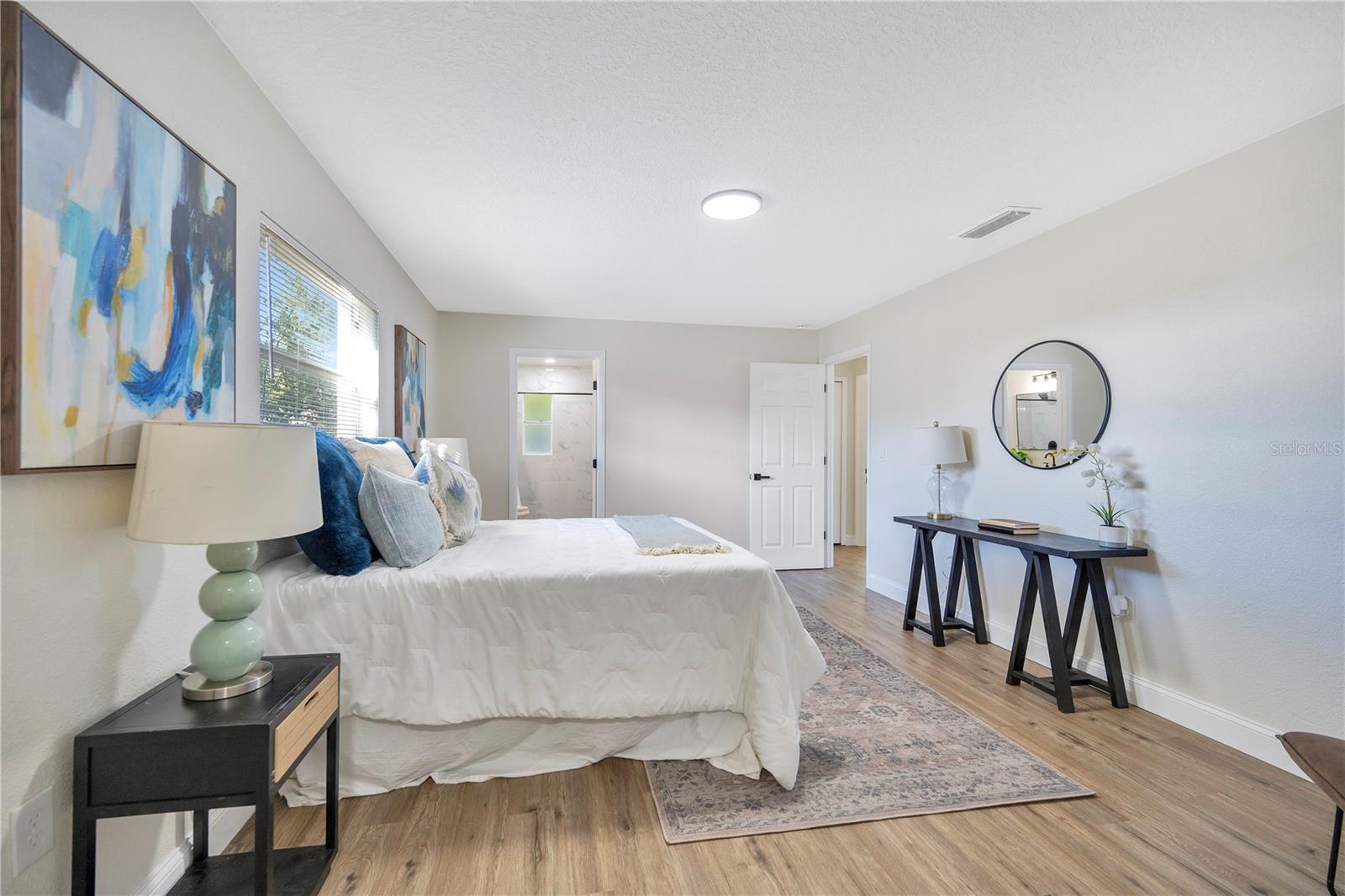 LAKE DAISY MANOR - Residential