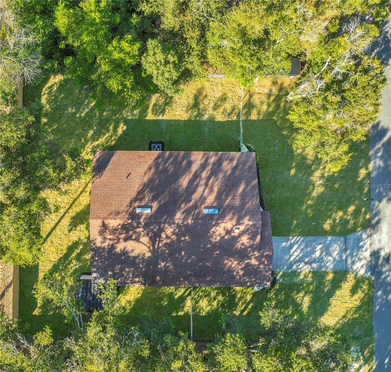 LAKE DAISY MANOR - Residential