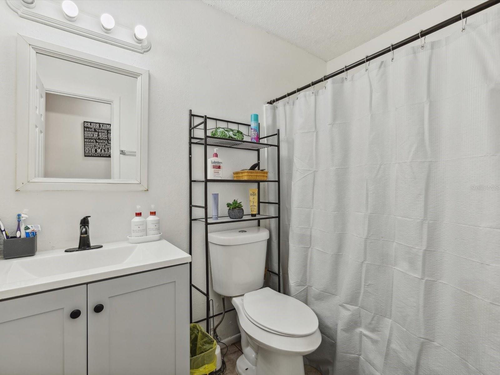 CRESTLINE - Residential Income