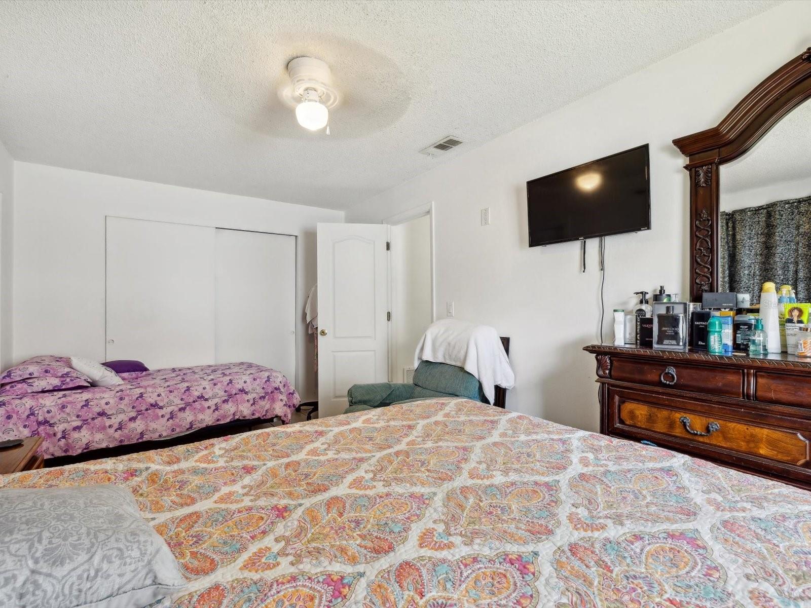 CRESTLINE - Residential Income