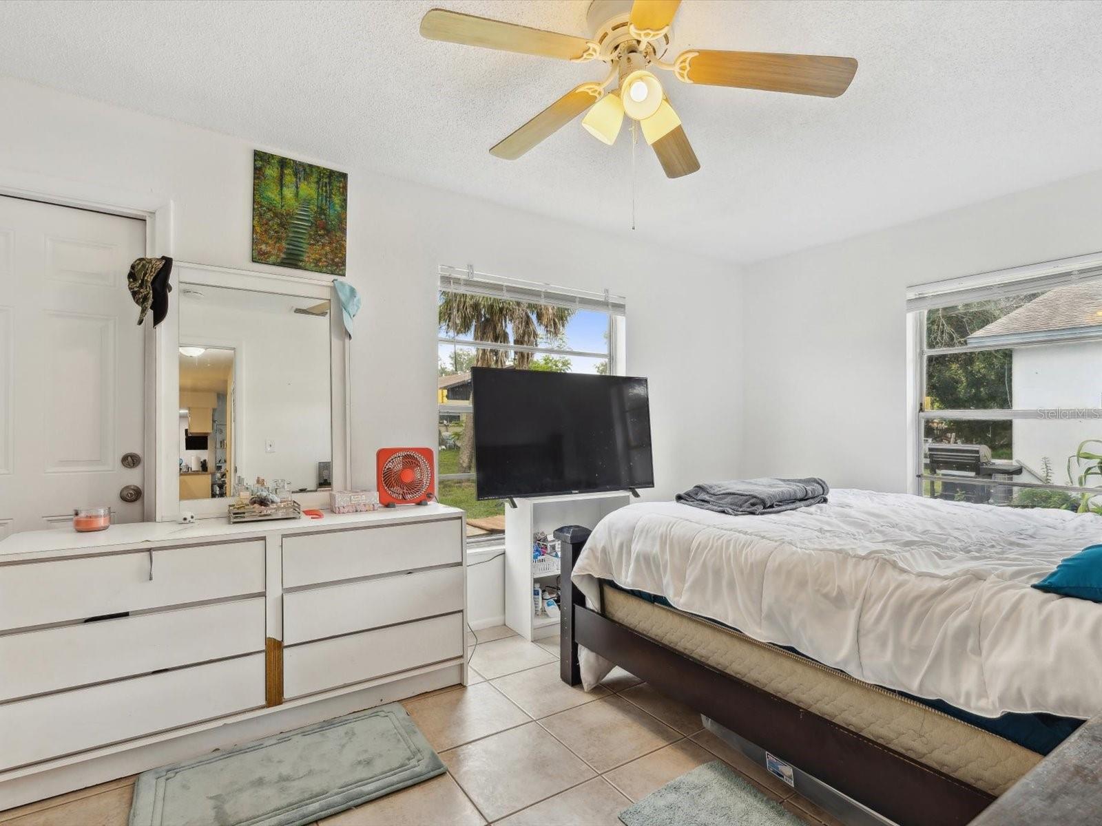 CRESTLINE - Residential Income