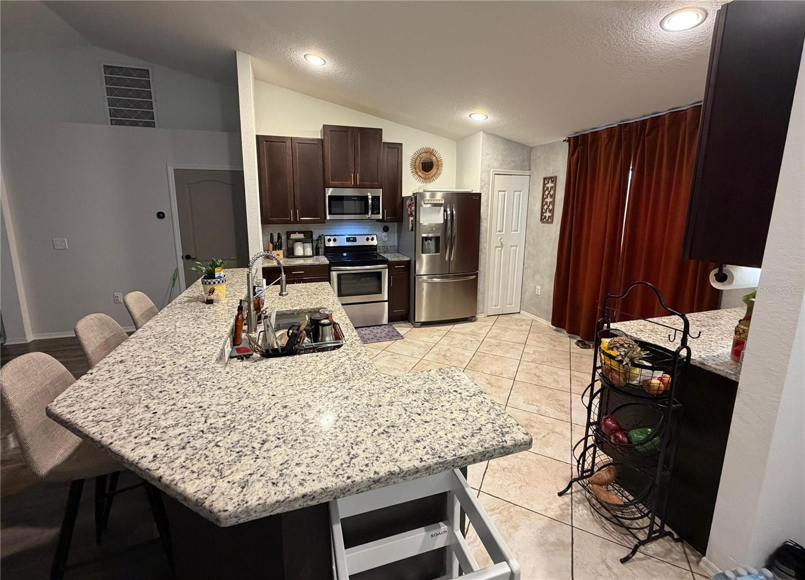 EAGLE CREST - Residential Lease