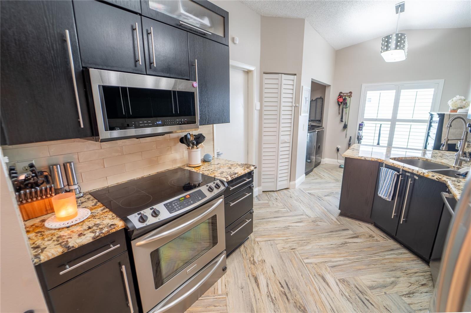 LAKEVIEW VILLAGE SEC C UNI - Residential