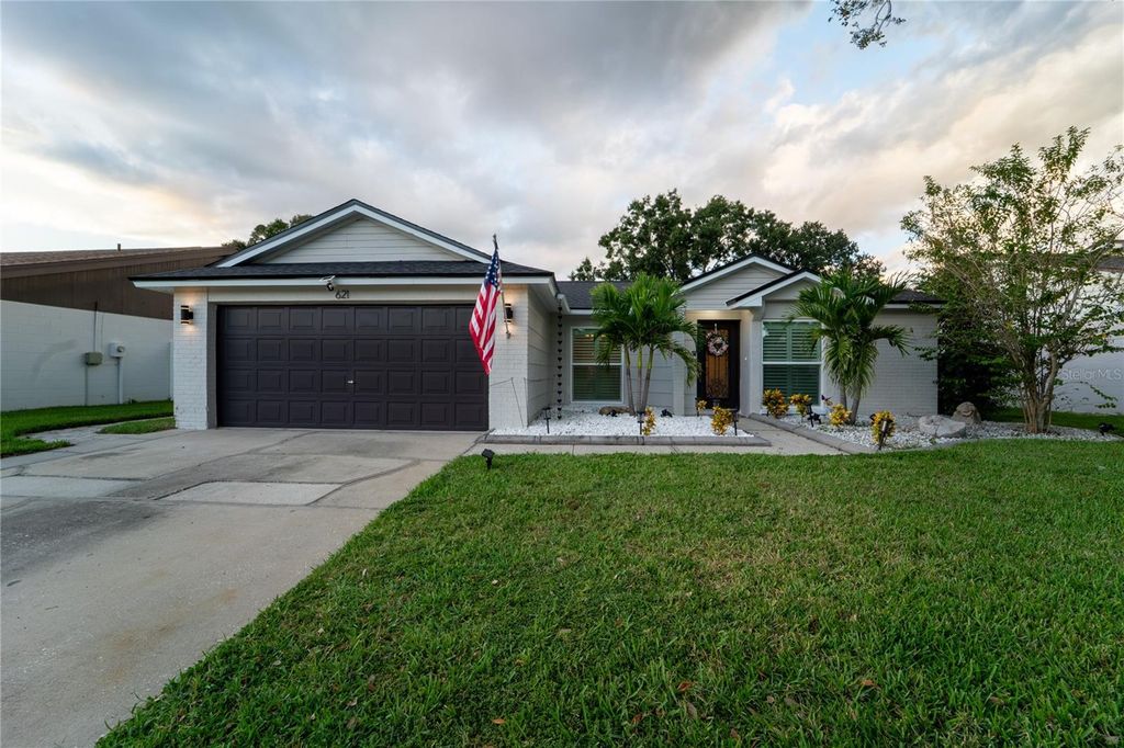 Photo of 621 Stillview Circle, Brandon, FL 33510 (MLS # TB8422671)