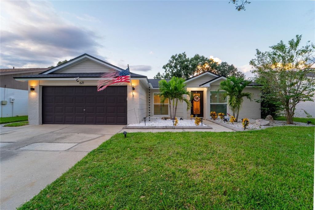 Photo of 621 Stillview Circle, Brandon, FL 33510 (MLS # TB8422671)