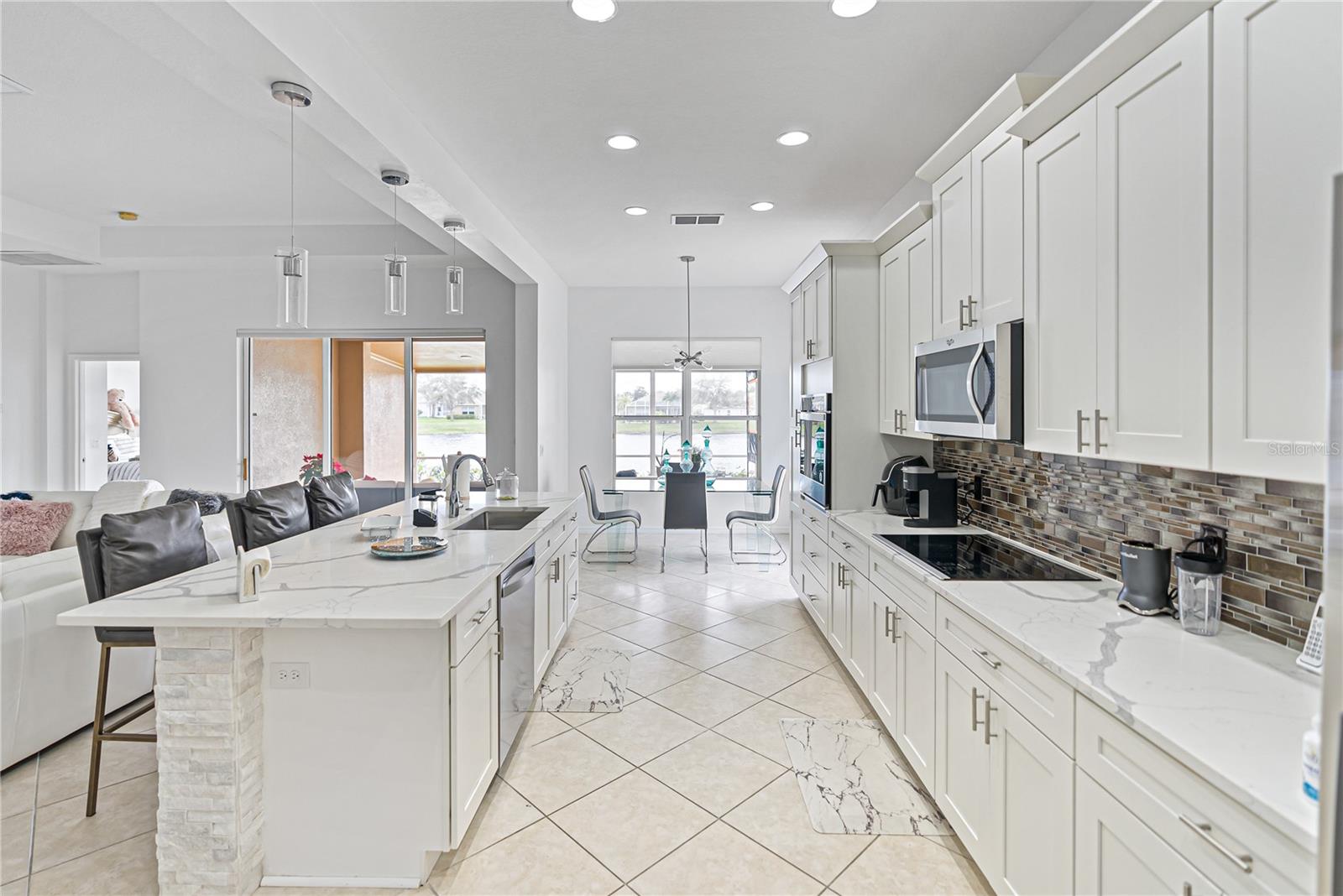 PALMA SOLA TRACE - Residential Lease