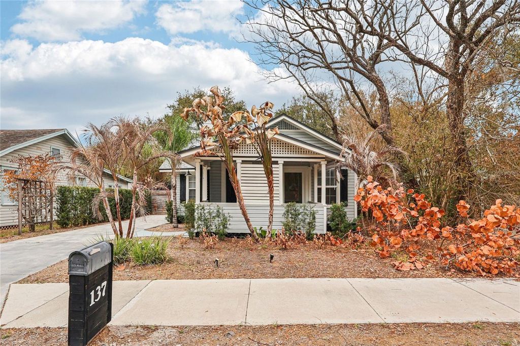 Photo of 137 E Grant Street, Orlando, FL 32806 (MLS # O6386626)