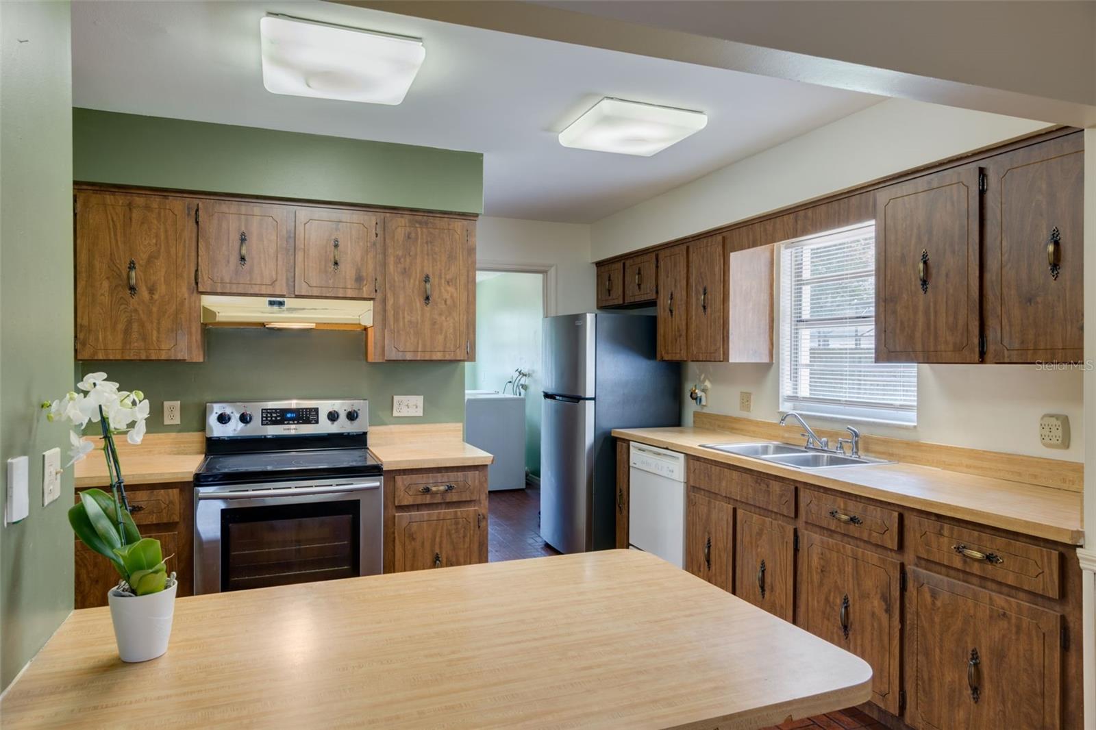 5164 JENNIFER PLACE