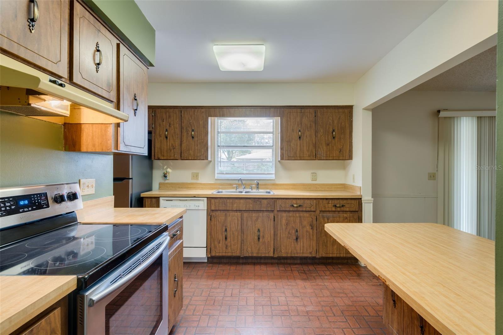 5164 JENNIFER PLACE