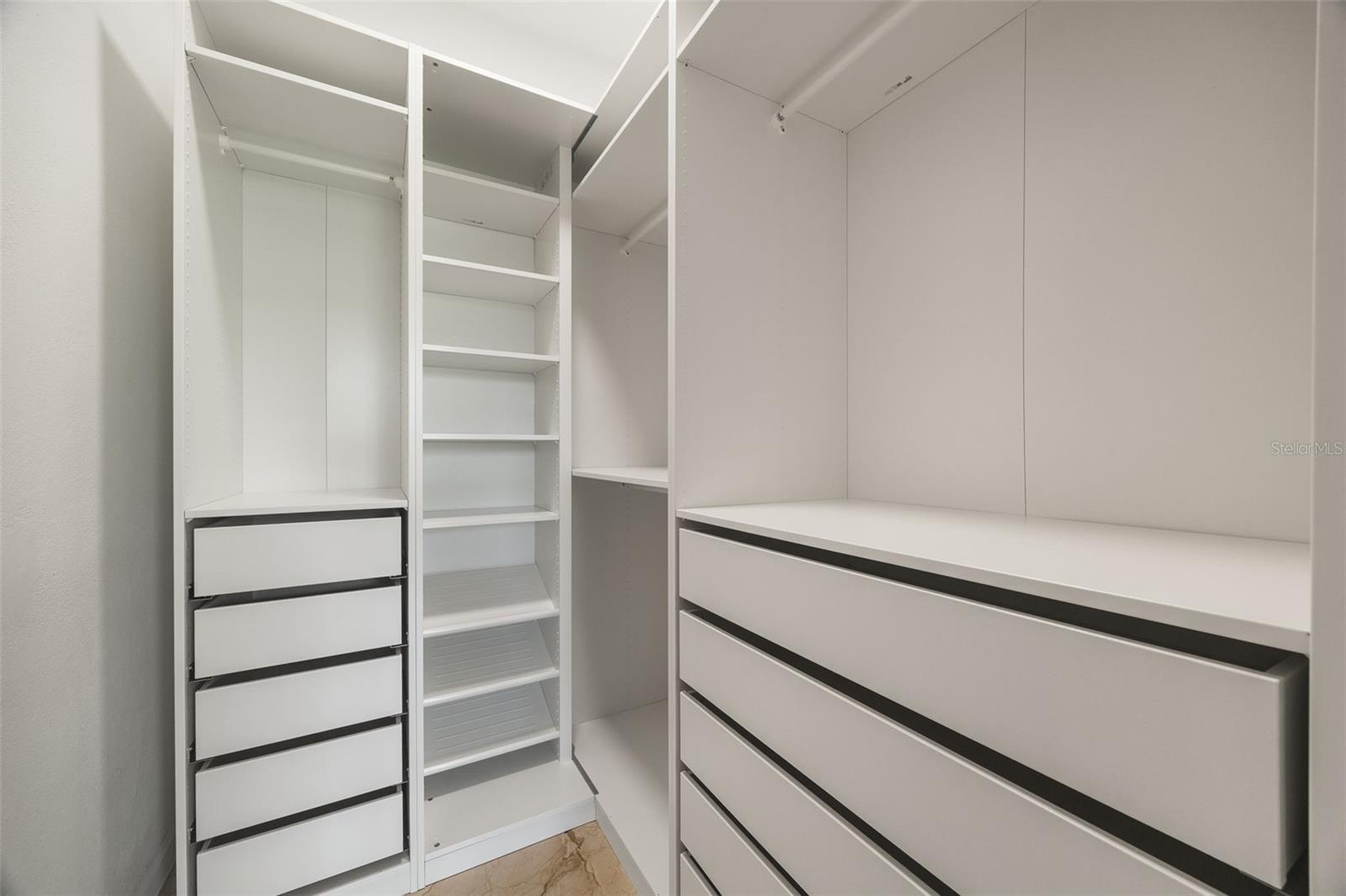 HACIENDAS EL MOLINO - Residential