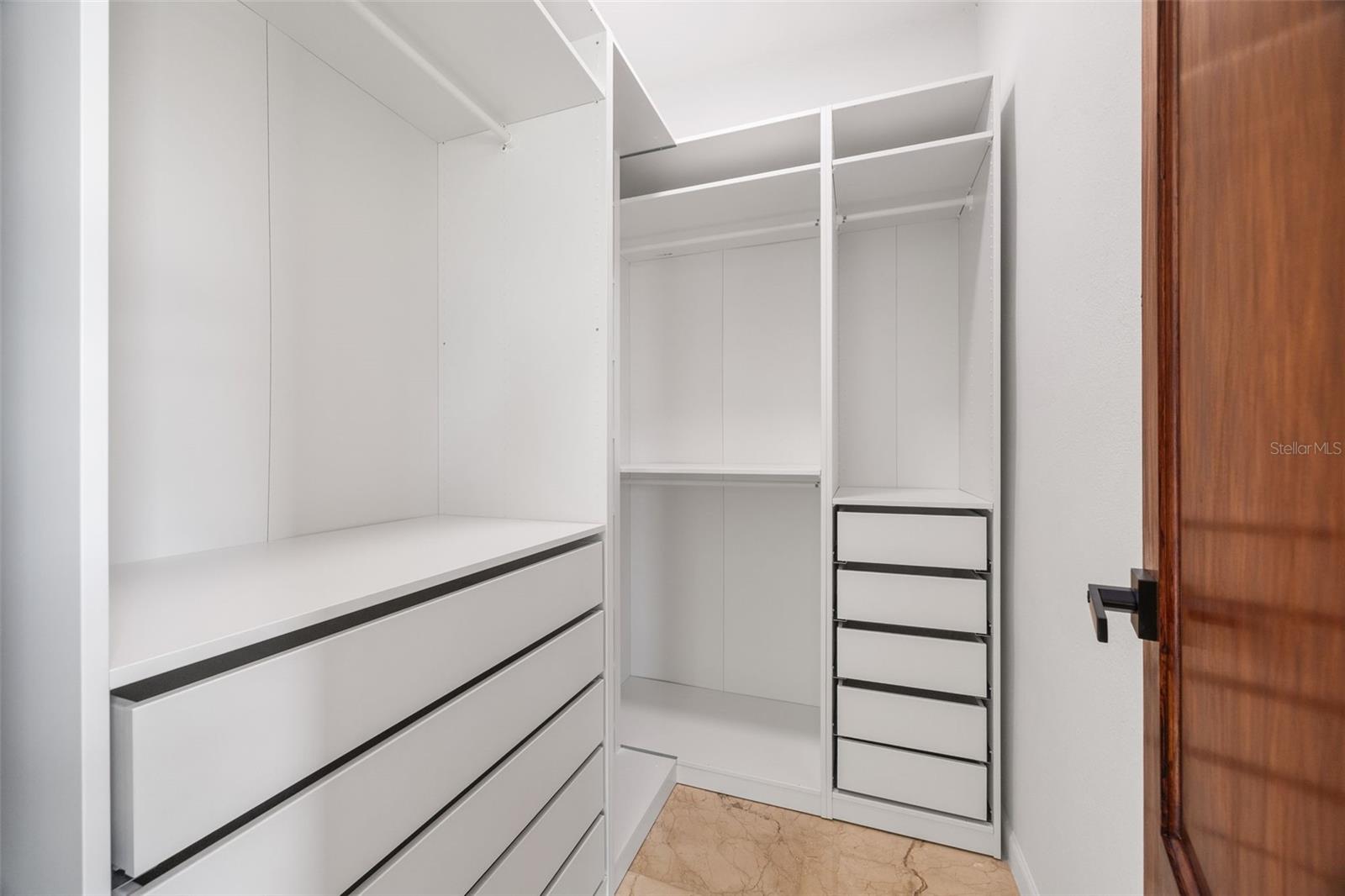 HACIENDAS EL MOLINO - Residential