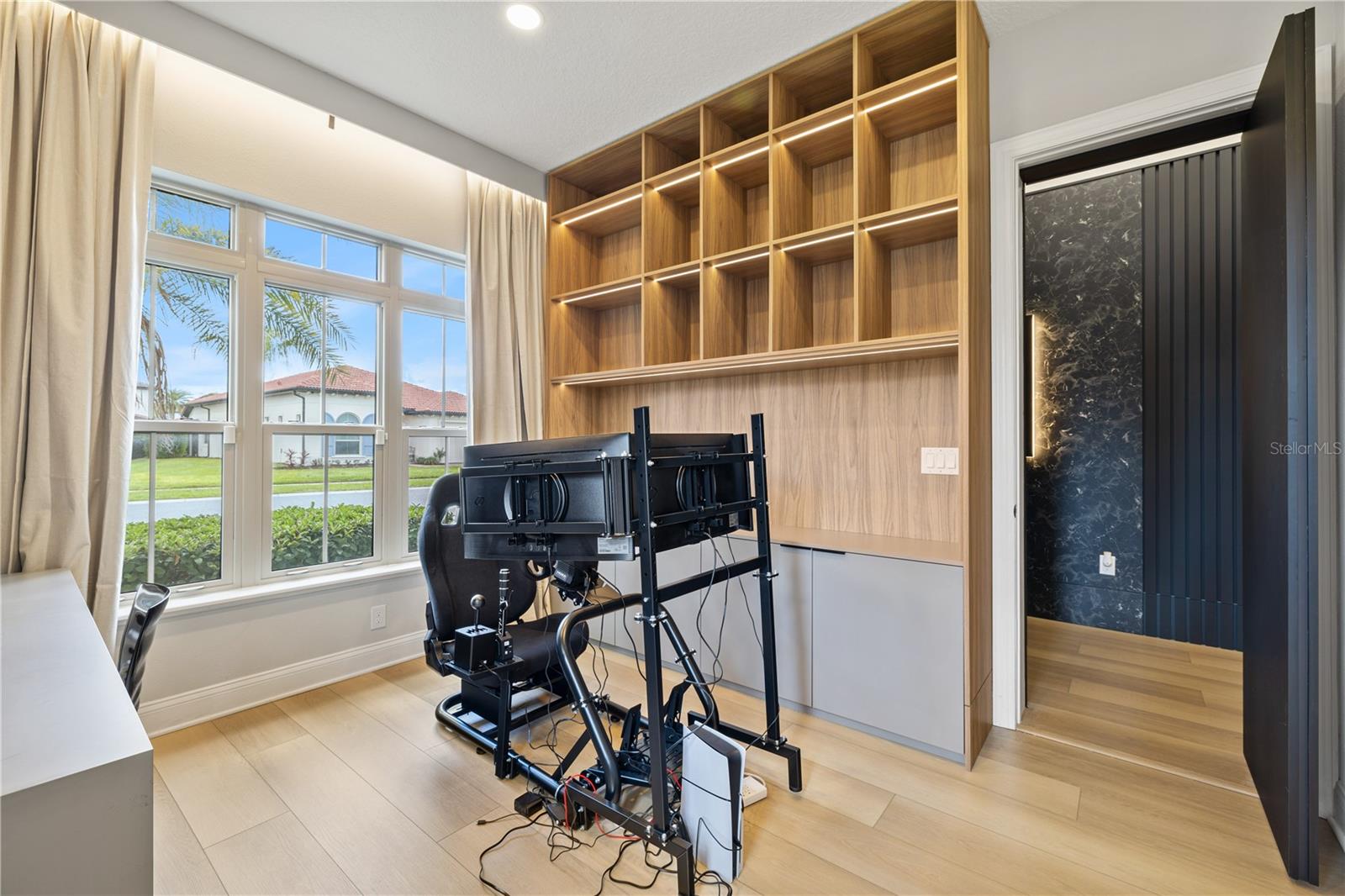 ROYAL CYPRESS PRESERVE - Residential