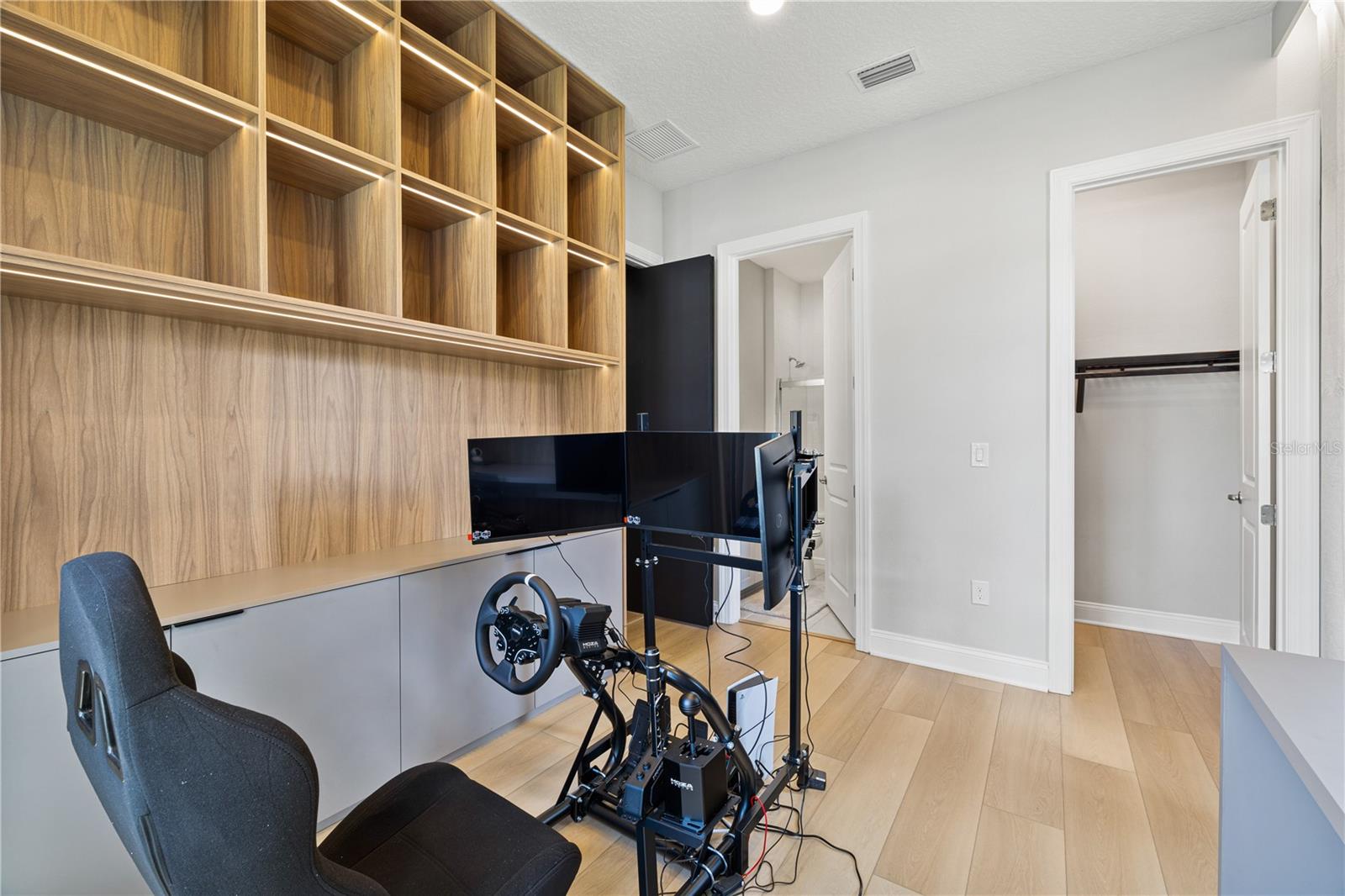 ROYAL CYPRESS PRESERVE - Residential