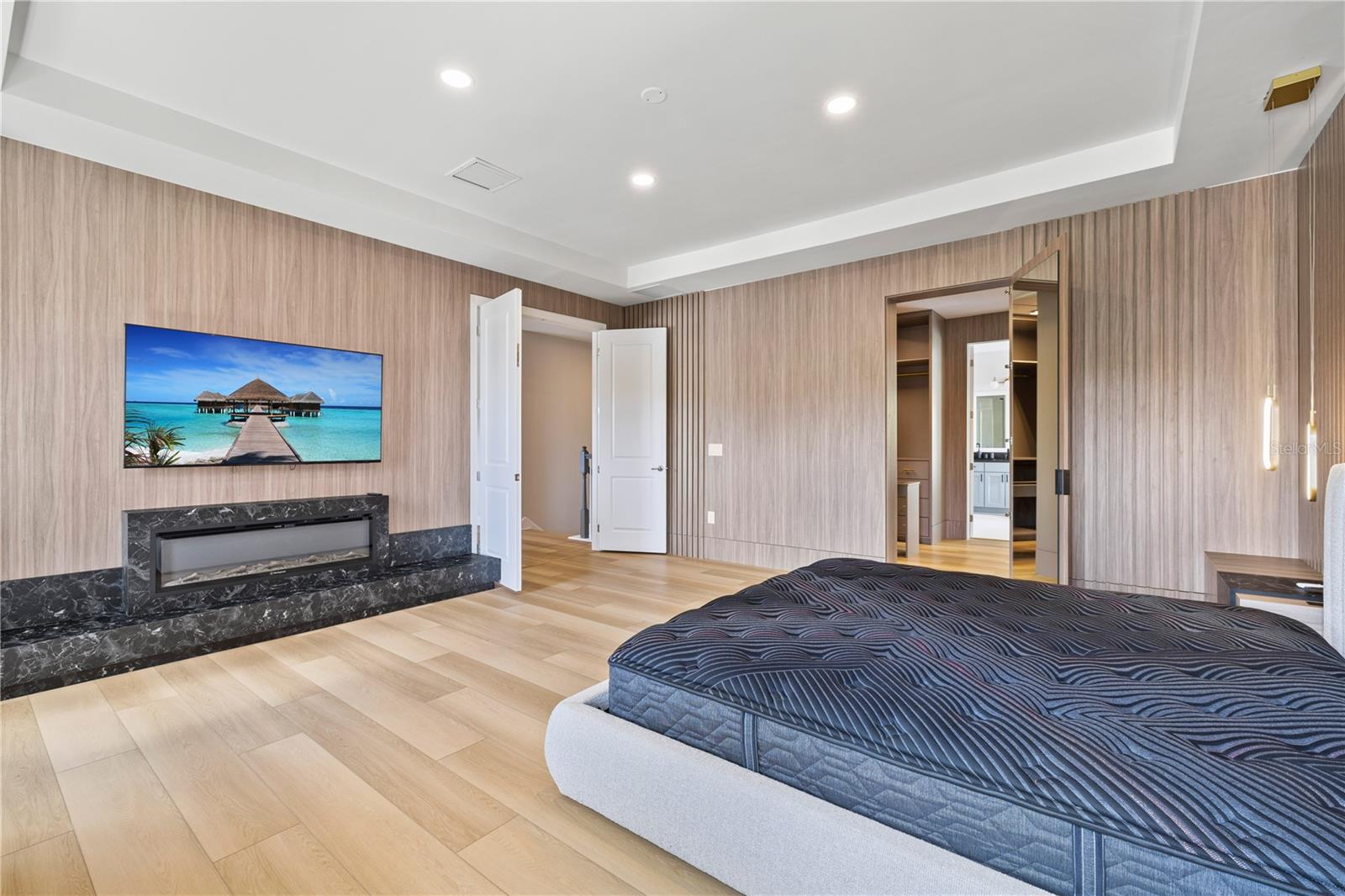 ROYAL CYPRESS PRESERVE - Residential
