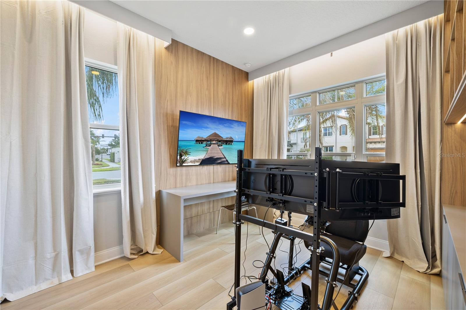 ROYAL CYPRESS PRESERVE - Residential