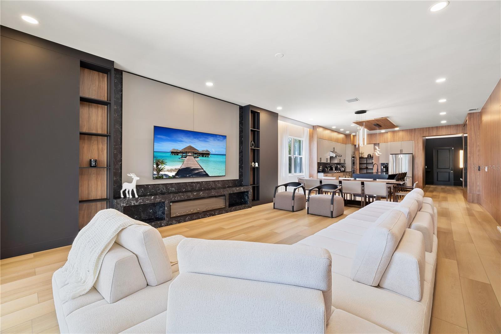 ROYAL CYPRESS PRESERVE - Residential