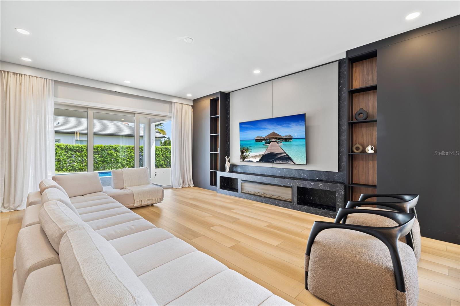 ROYAL CYPRESS PRESERVE - Residential