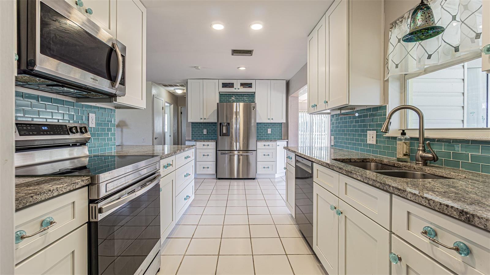 RIDGEWOOD GROVES - Residential