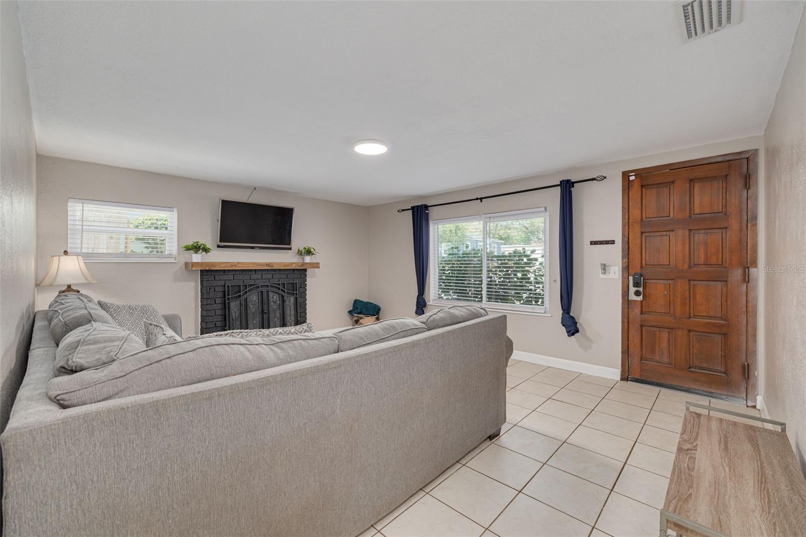 305 6TH AVENUE SW