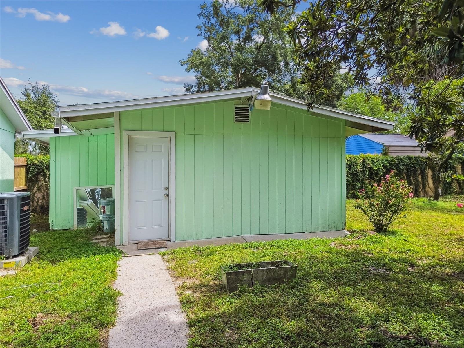 TAMPAS NORTH SIDE COUNTRY CLU - Residential Income