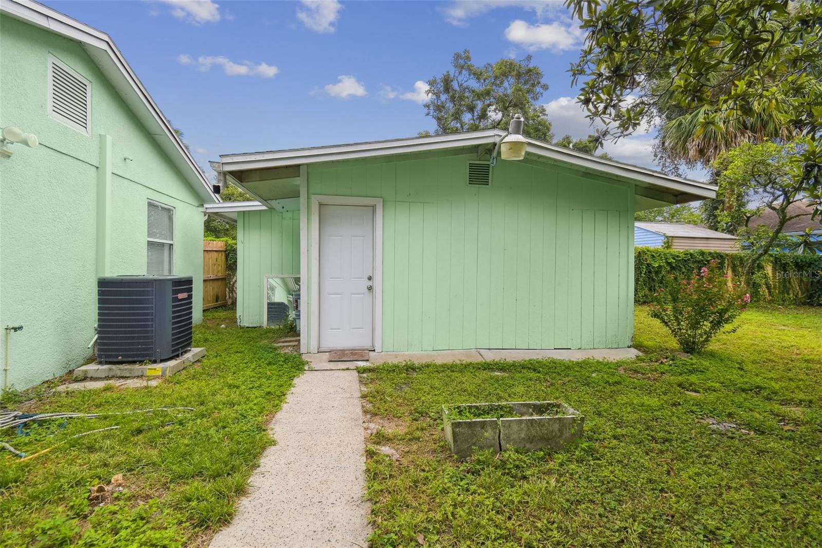 TAMPAS NORTH SIDE COUNTRY CLU - Residential Income