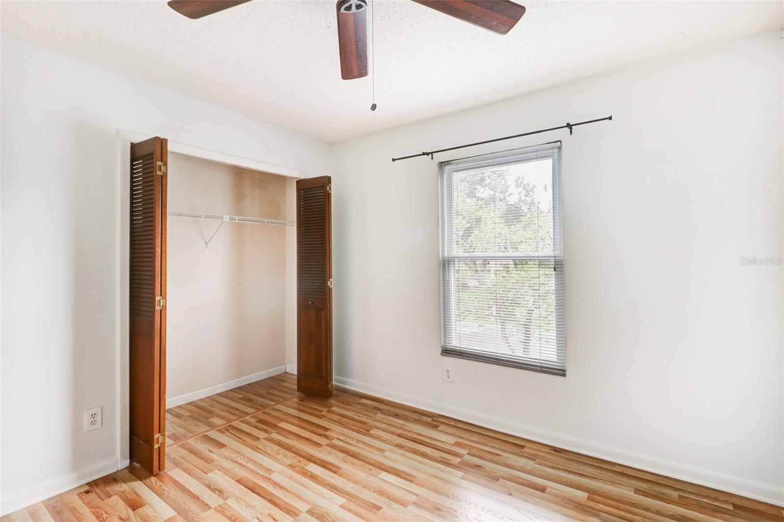 COUNTRY PLACE WEST UNIT V - Residential Lease