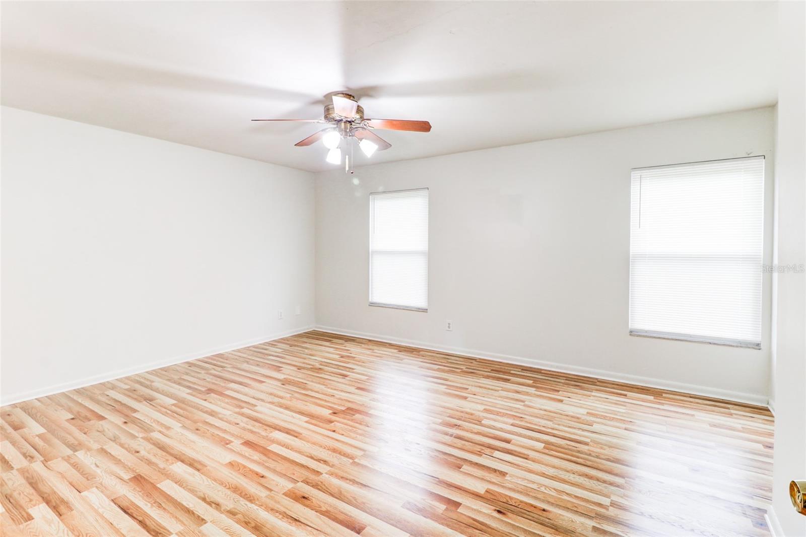 COUNTRY PLACE WEST UNIT V - Residential Lease