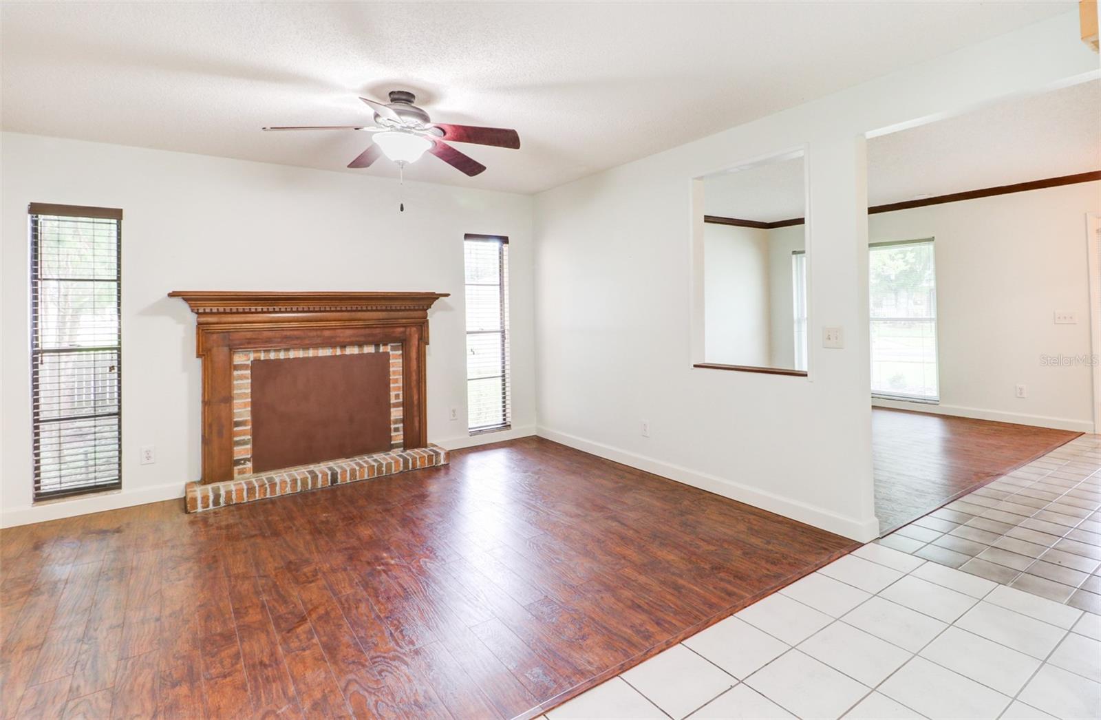 COUNTRY PLACE WEST UNIT V - Residential Lease