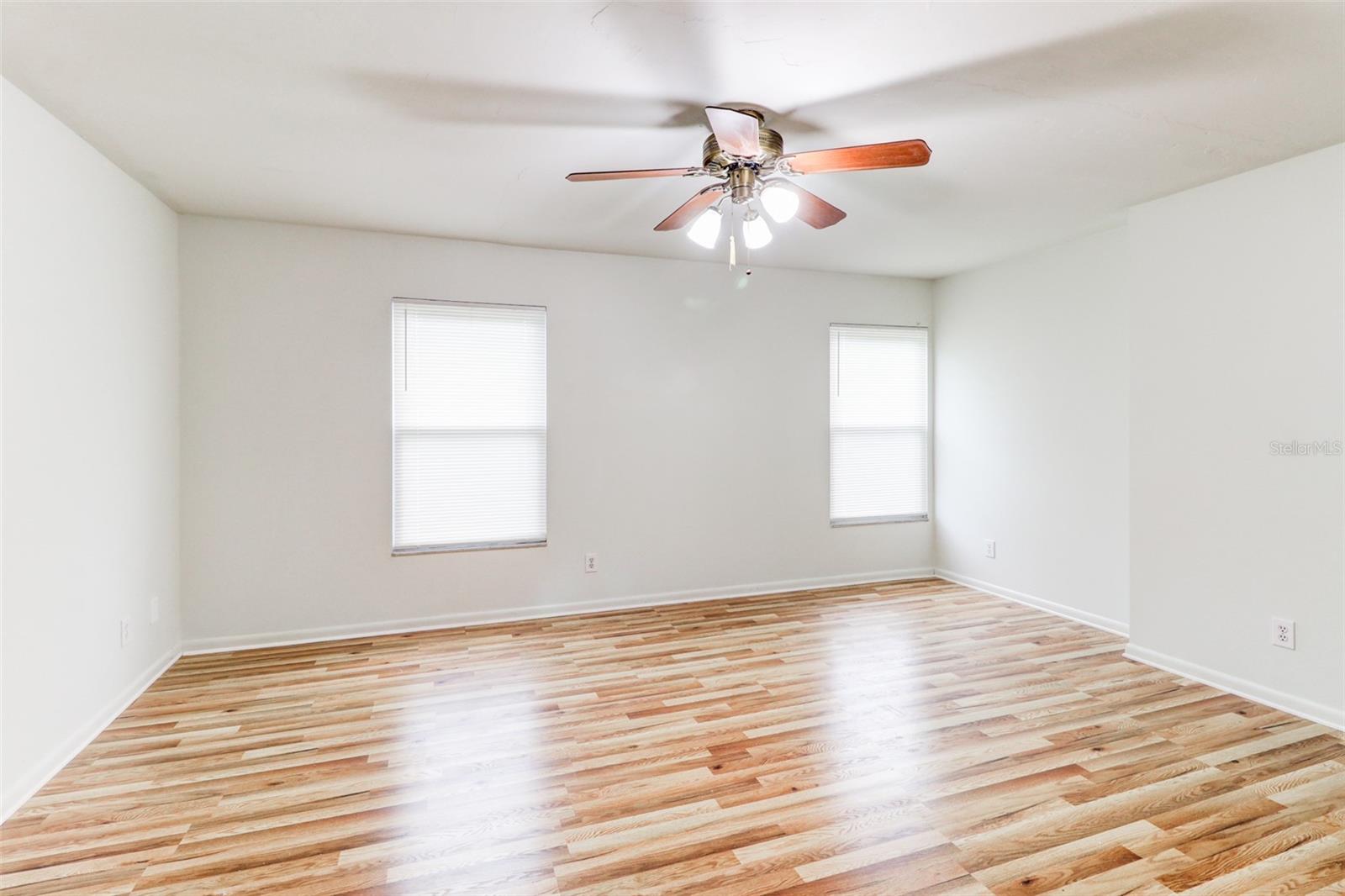 COUNTRY PLACE WEST UNIT V - Residential Lease