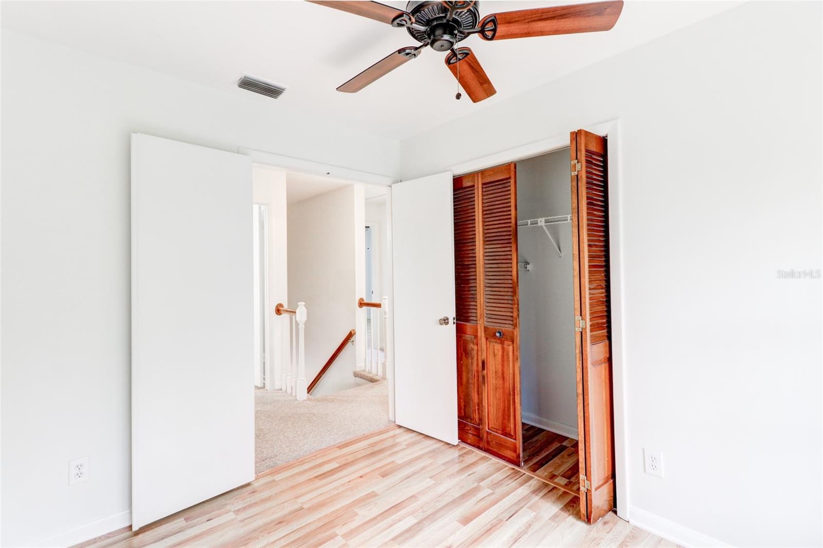 COUNTRY PLACE WEST UNIT V - Residential Lease