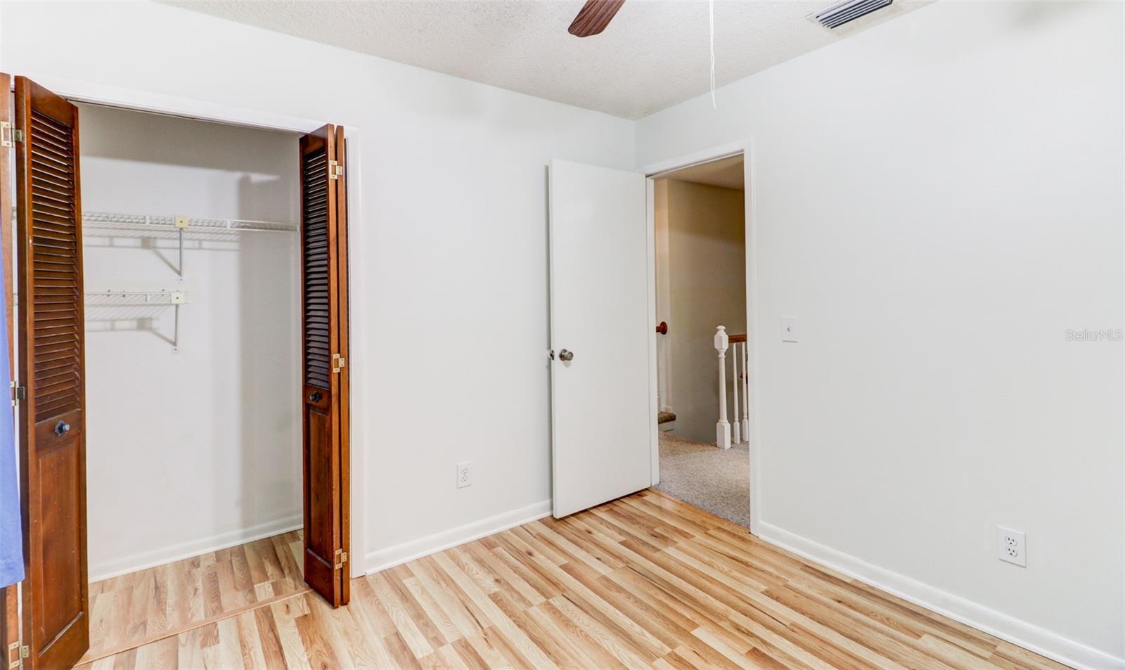 COUNTRY PLACE WEST UNIT V - Residential Lease