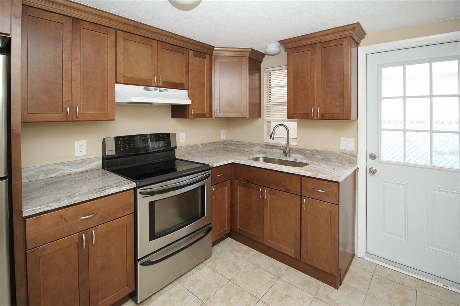 TAMPA TARPON SPGS LAND CO - Residential Lease