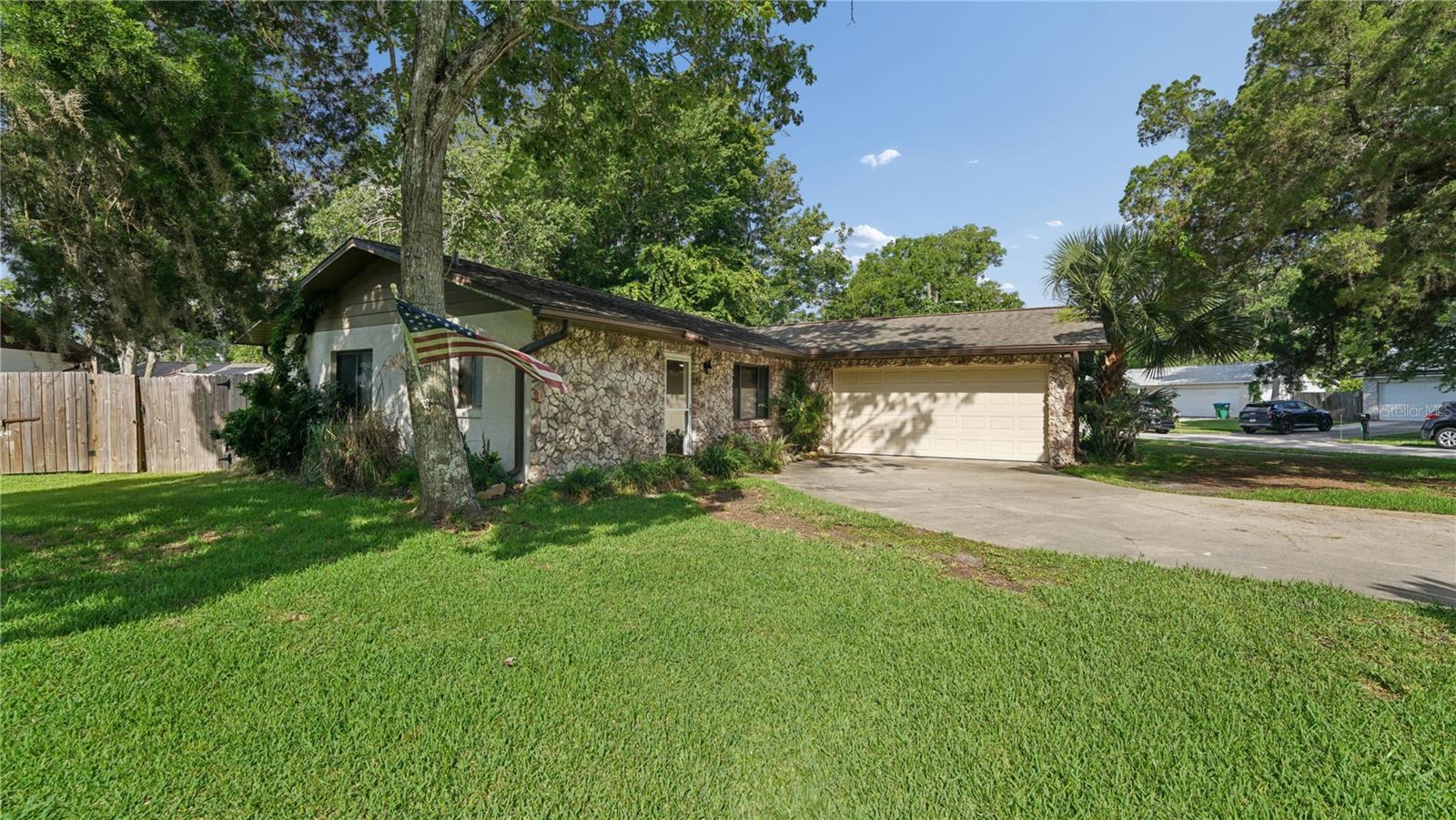 1968 RED CEDAR CIRCLE - Photo 2
