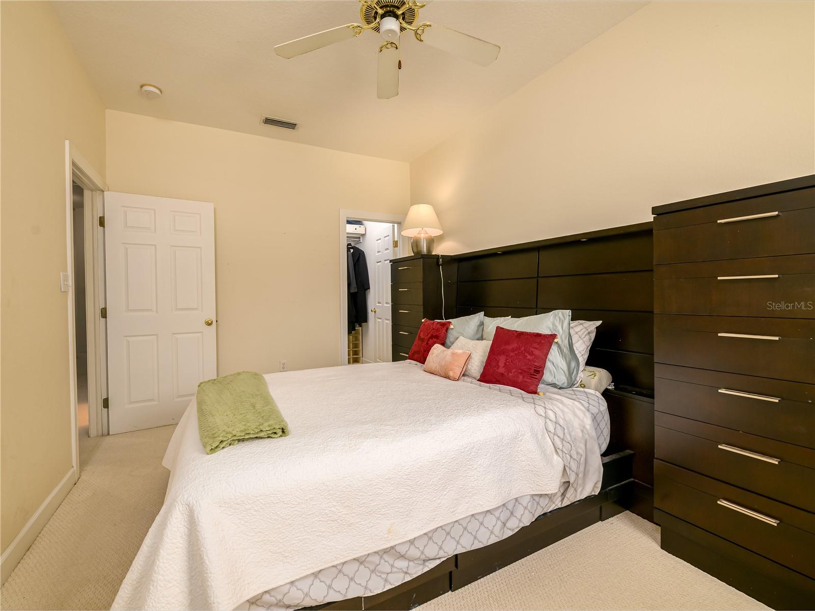 TOWNHOMES ON LINCOLN - Residential