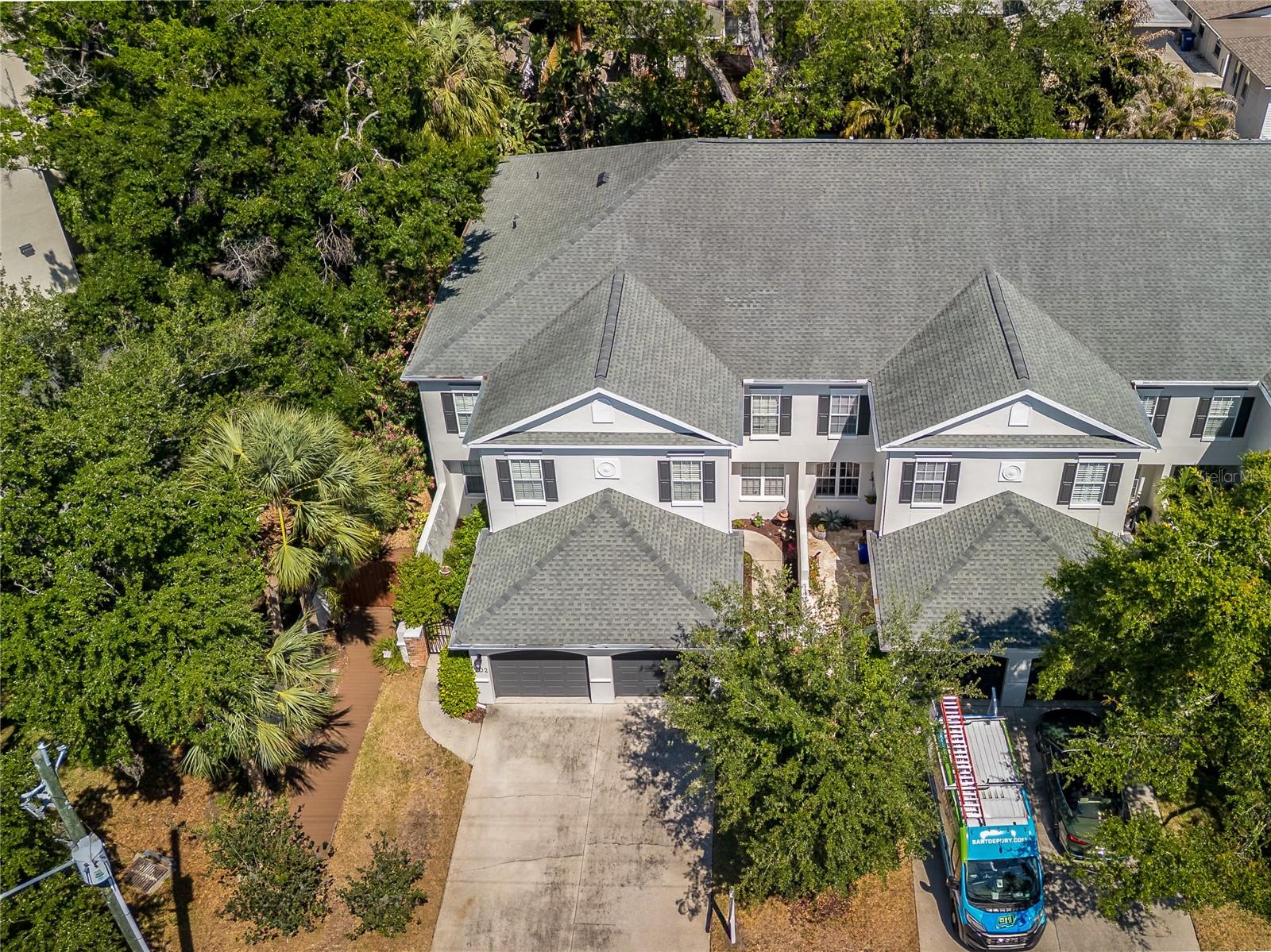 TOWNHOMES ON LINCOLN - Residential