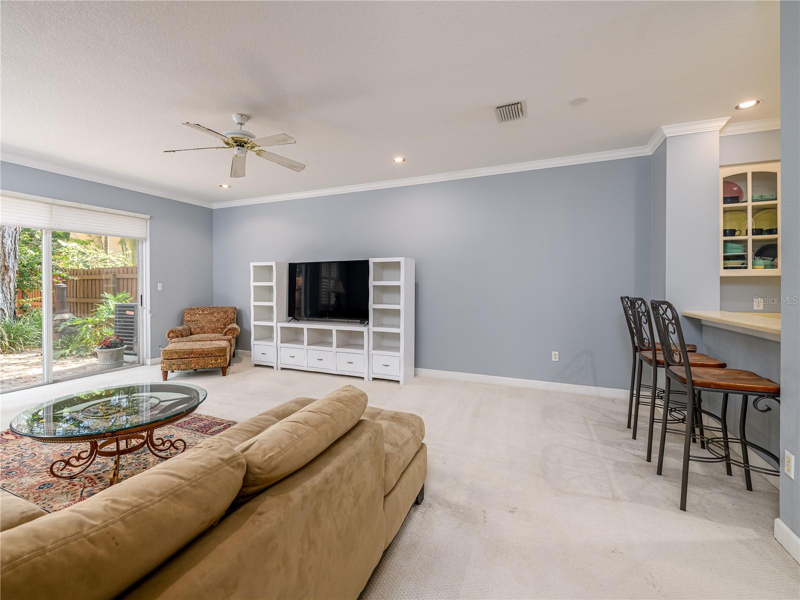 TOWNHOMES ON LINCOLN - Residential