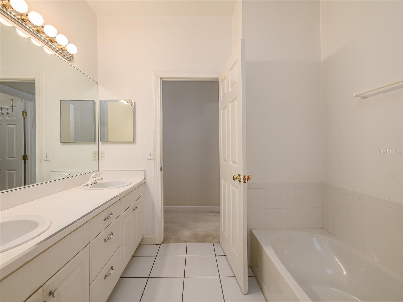 TOWNHOMES ON LINCOLN - Residential